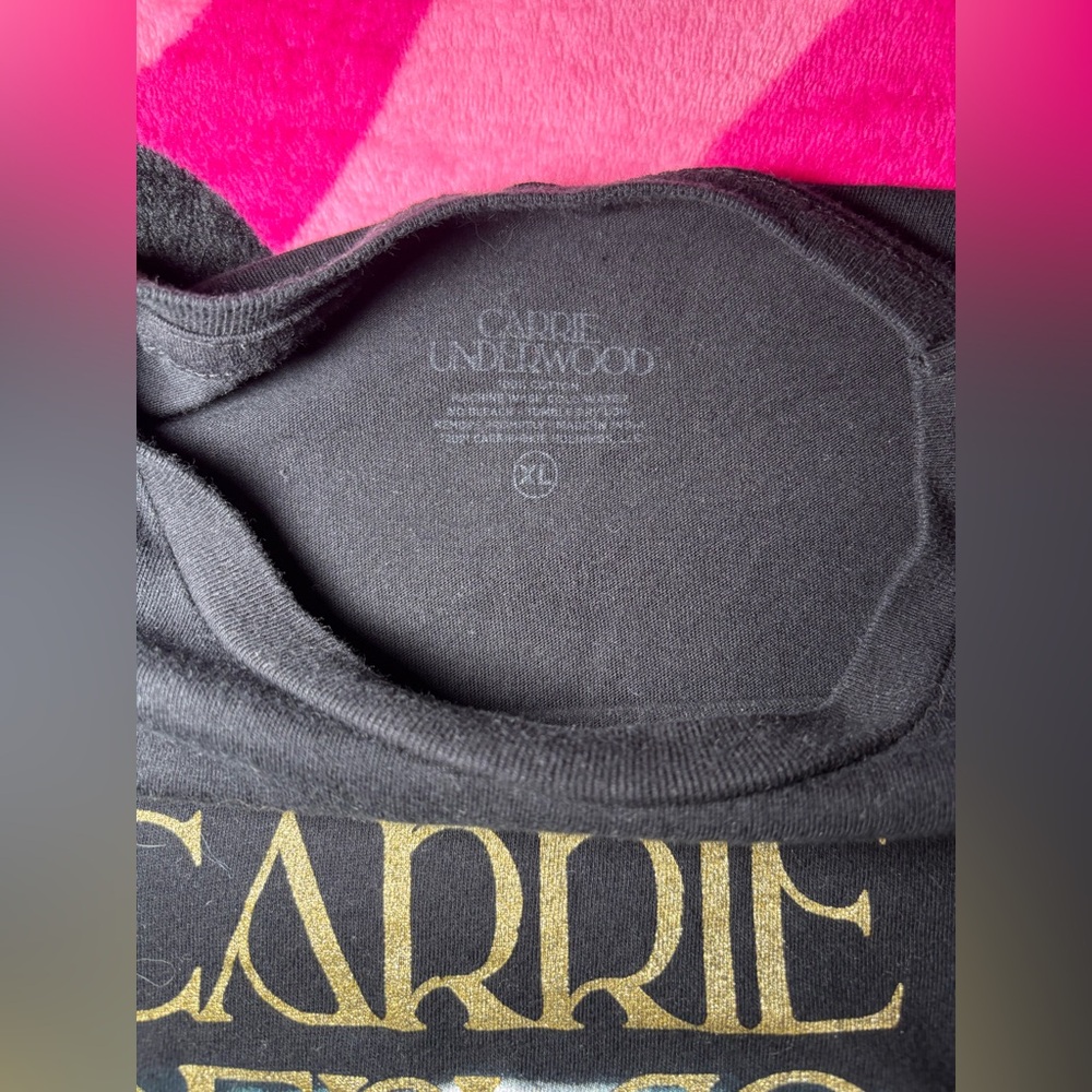 Carrie Underwood Reflection T-Shirt - Picture 3 of 9